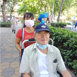 高雄三民區謝姓雇主成功引進個案,服務快2年了